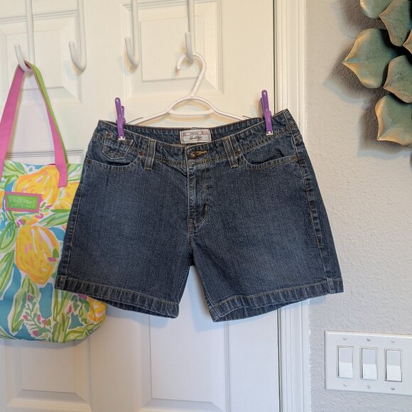 Levi's Pants - Levi Strauss |Signature Shorts | Stretch | Medium Wash | 10 | 5.5" INSEAM